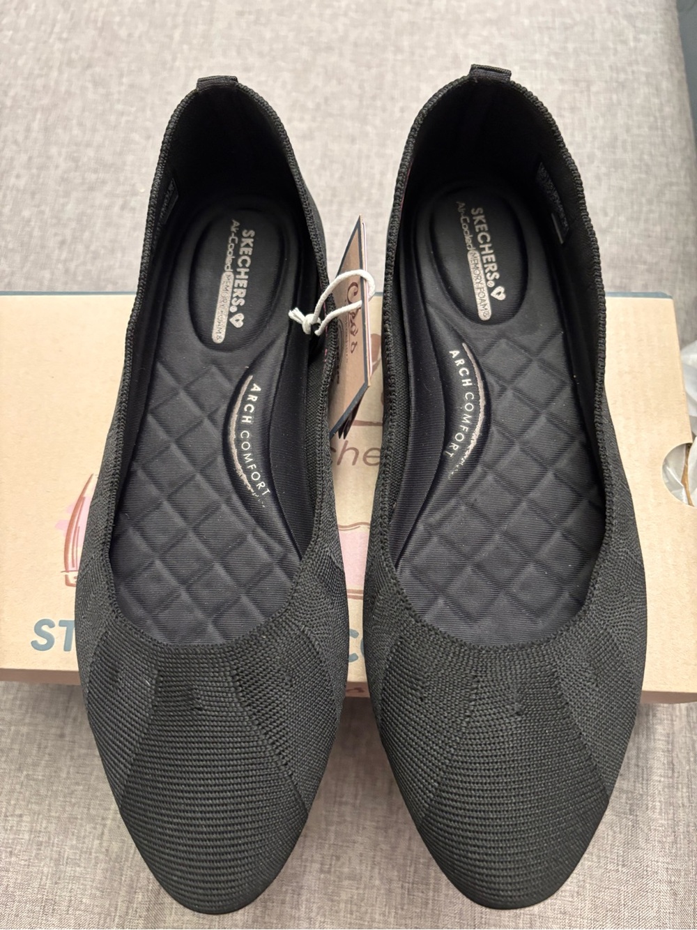 Skechers Cleo Perfect Black Knit Slip-On Ballet Flats
Size 5
Size 6.5